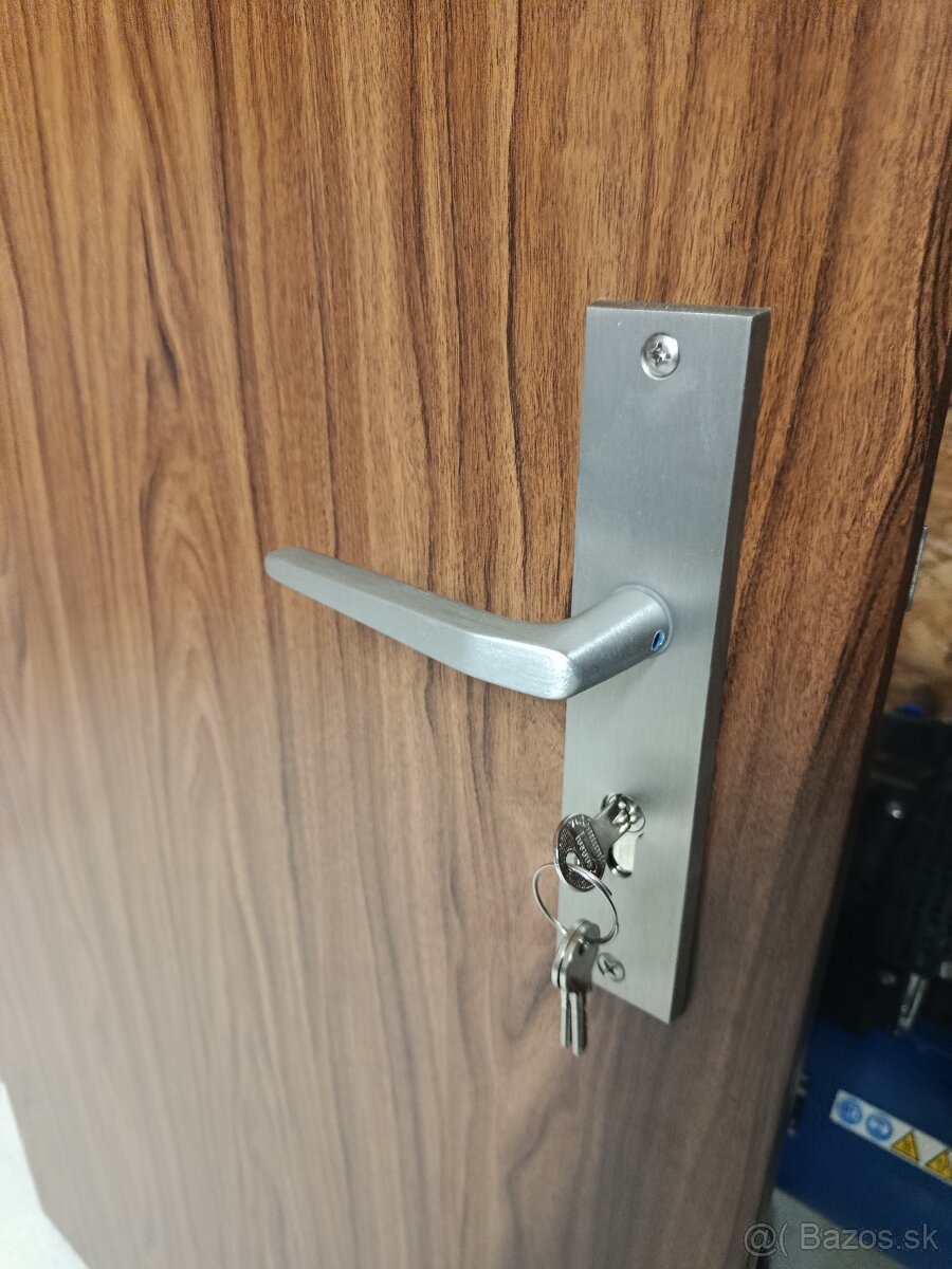 Predám protipožiarne vchodové dvere do bytu 80 ky ľavé - 2