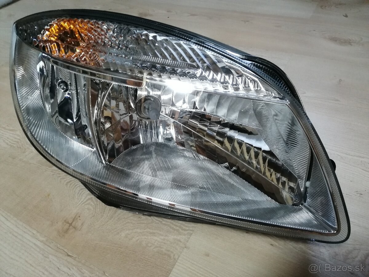 Škoda Fabia II Roomster přední světlo 5J1941018 - 2
