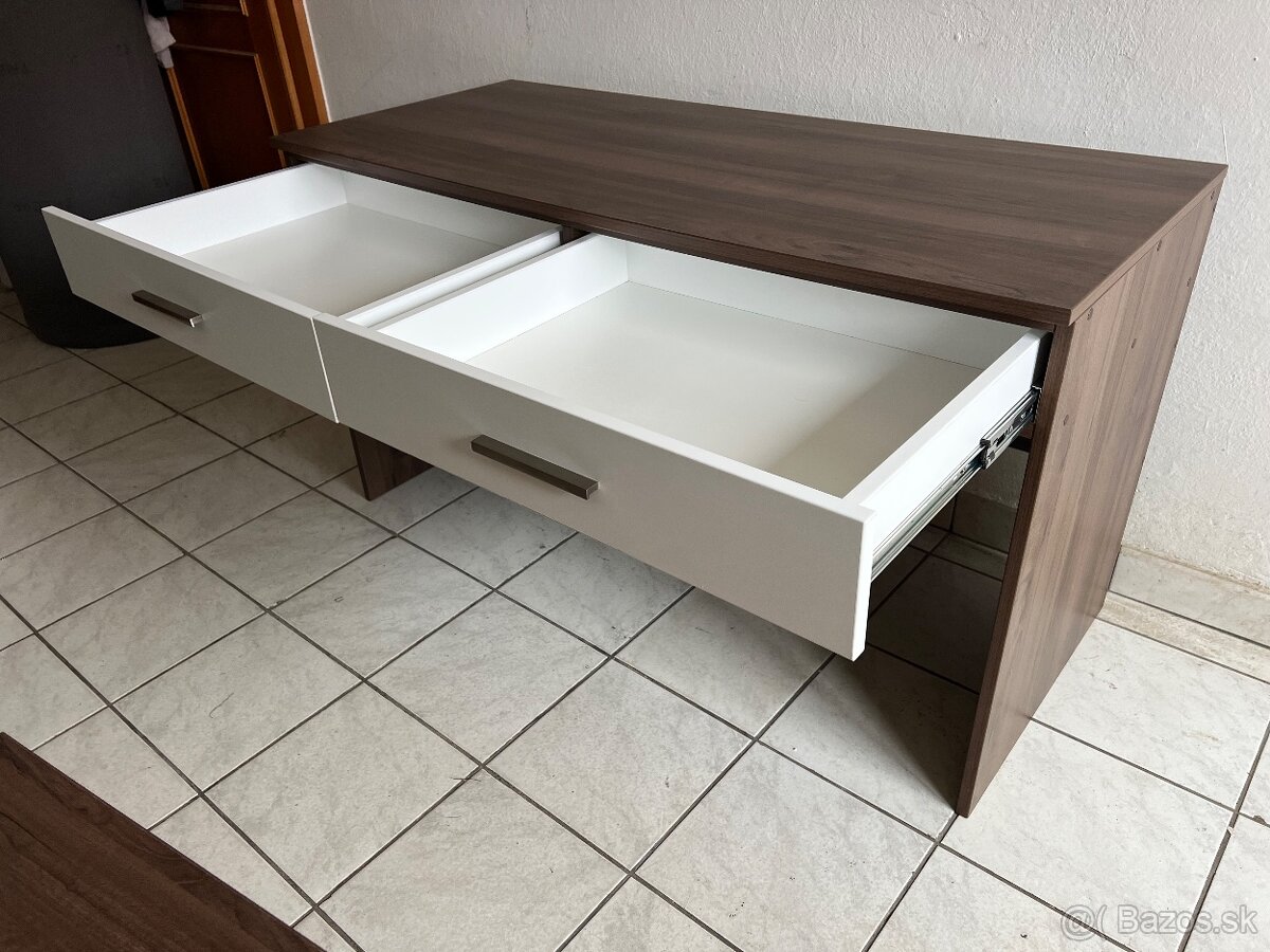 Pracovný stôl - 2