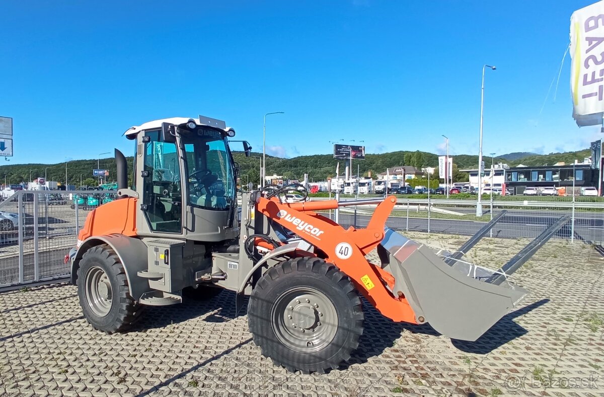 kĺbový nakladač - 2