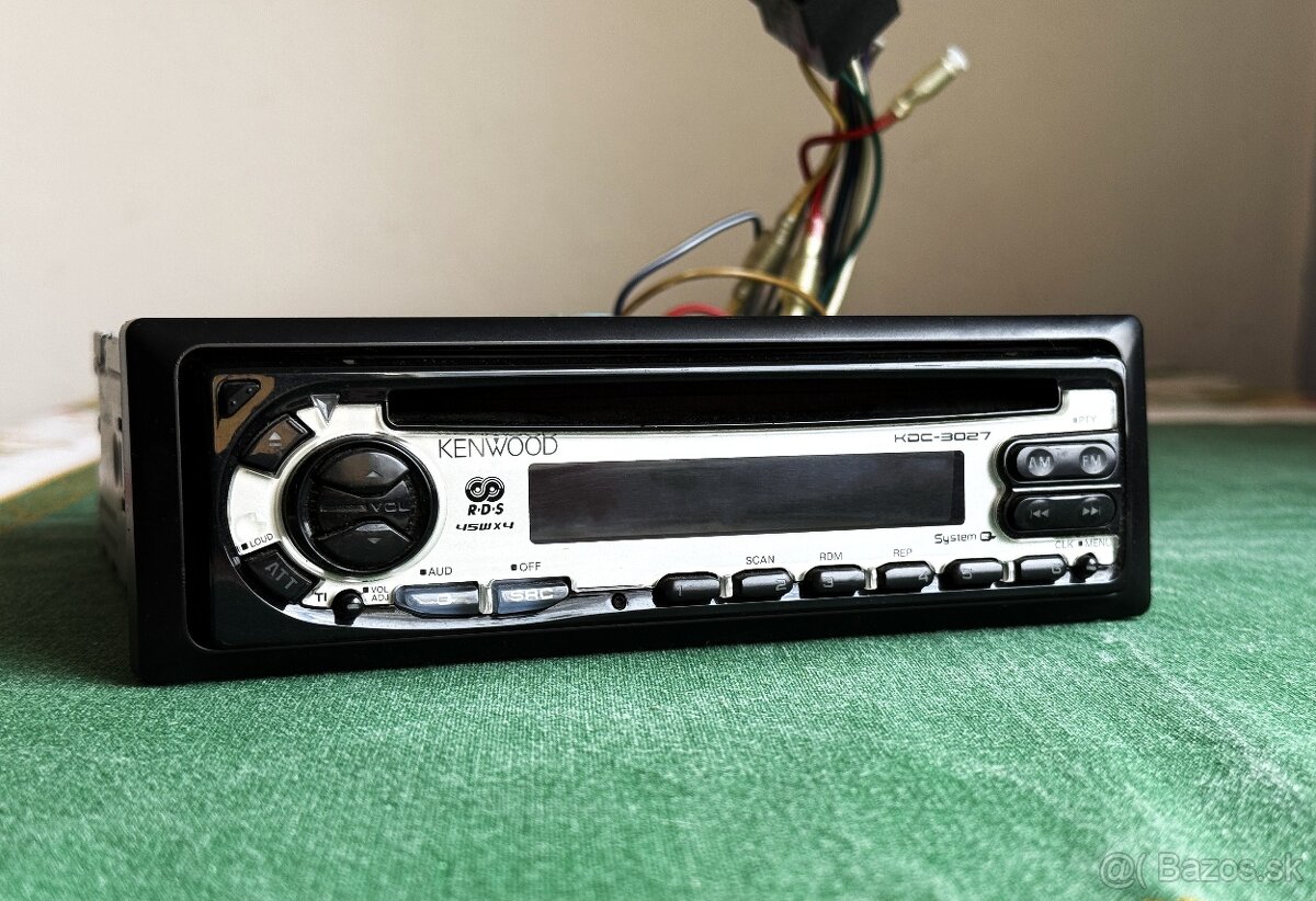 Autoradio Kenwood KDC-3027. - 2