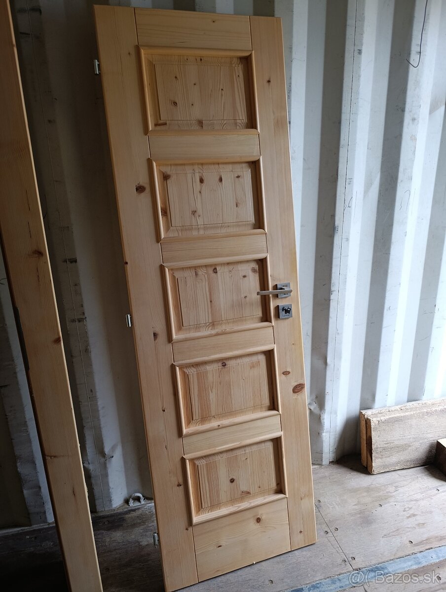 Masívne smrekové dvere 60cm - 2