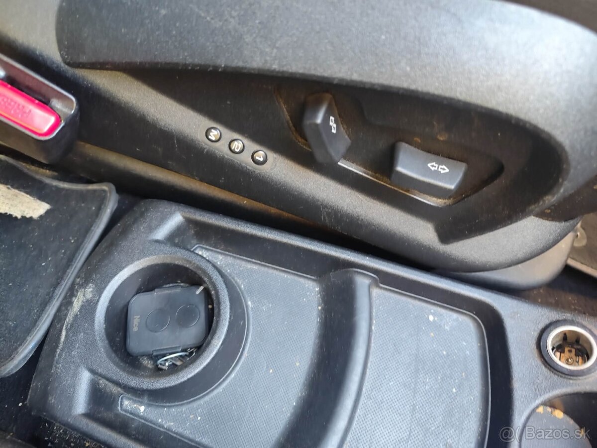 Citroen C4 Grand Picasso sedačky - 2