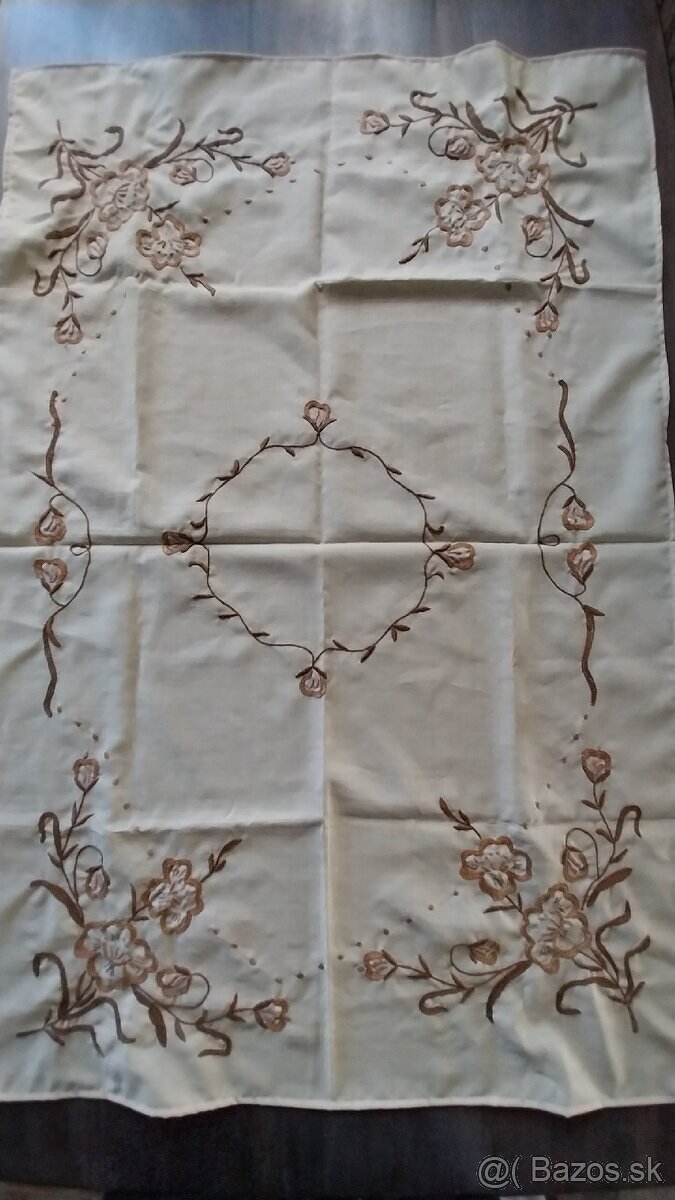 Vyšívaný obrus #11 - 2