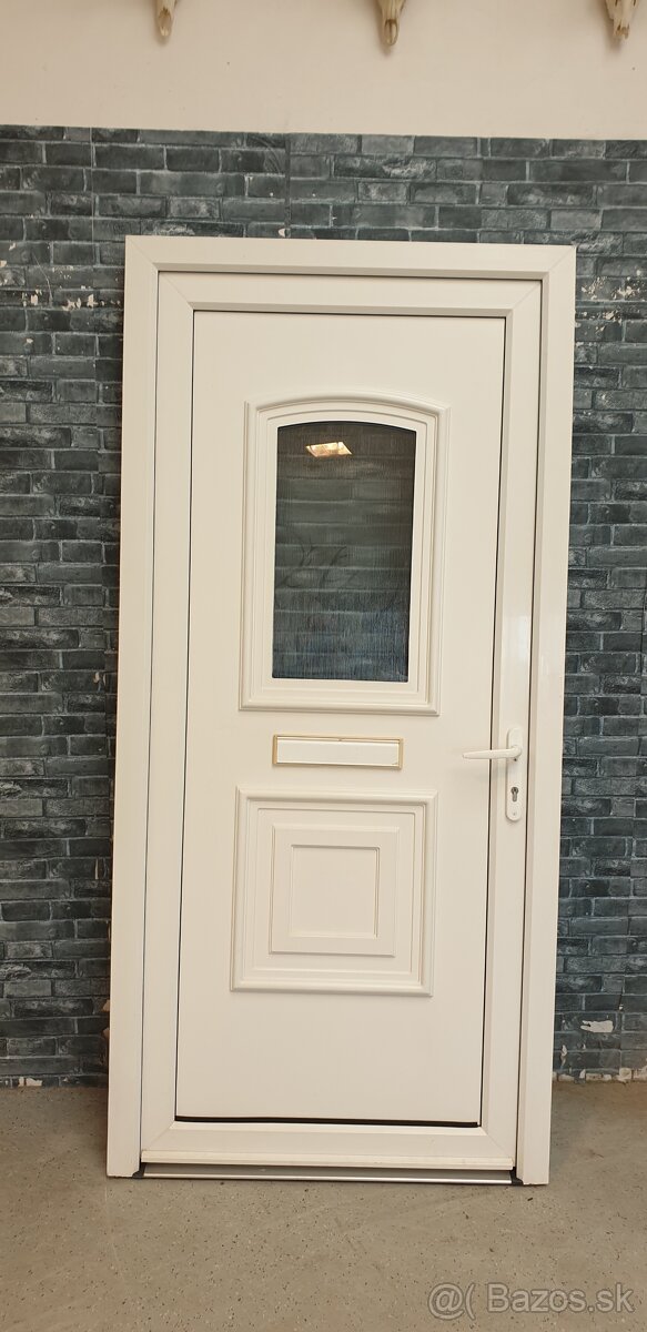 Plastove dvere č 221 - 2