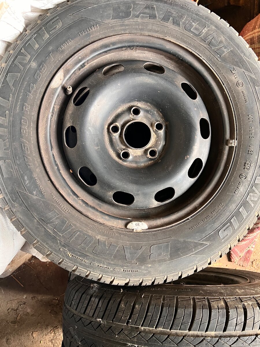 Pneu škoda R14 na diskoch spolu všetky - 2