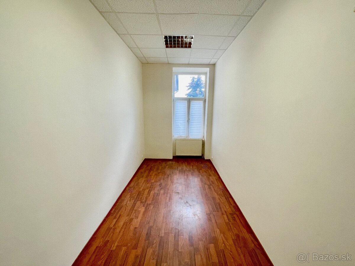 Priestor s umývadlom - 10 m2 - Moyzesova, Košice - 2