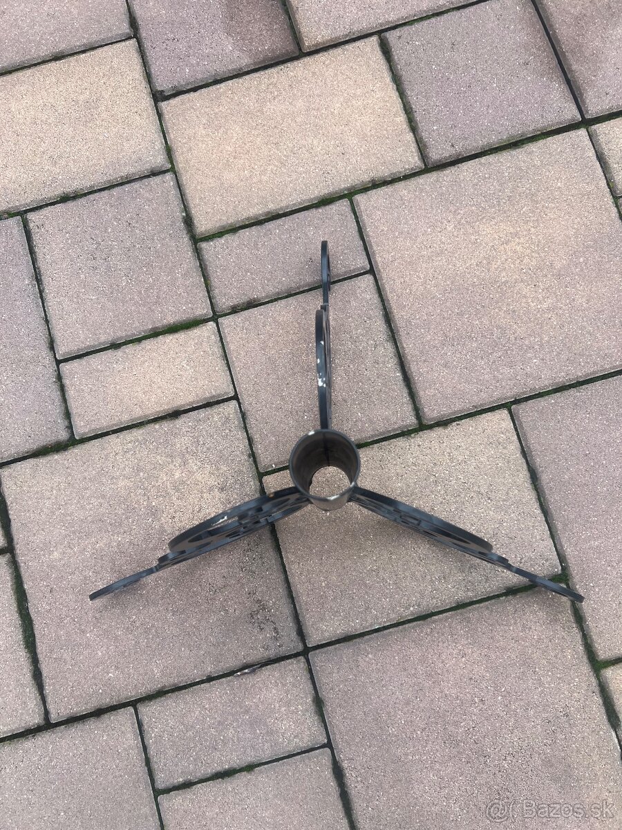 Preďám stojan na vianočný stromček - 2