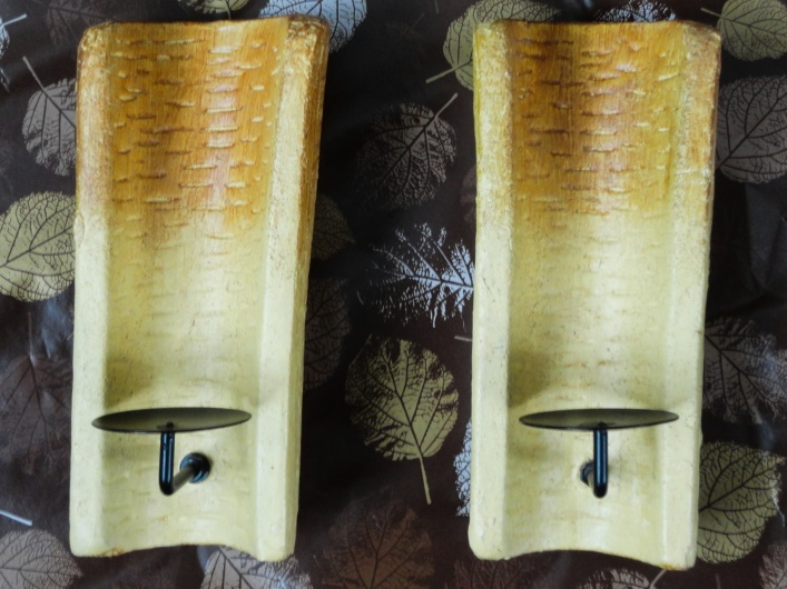 Pár závesných keramických svietníkov. - 2