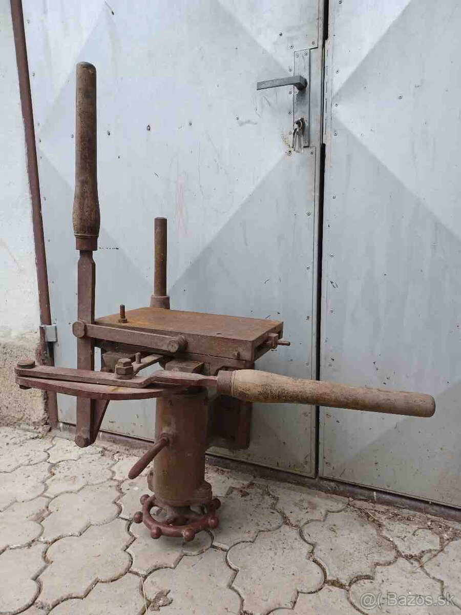 Dlabačka - liatinové rybiny, suport - 2