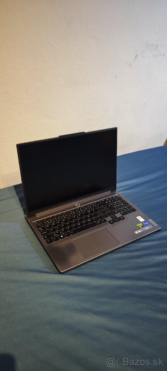 Lenovo Legion 5 16IRX9 - 2