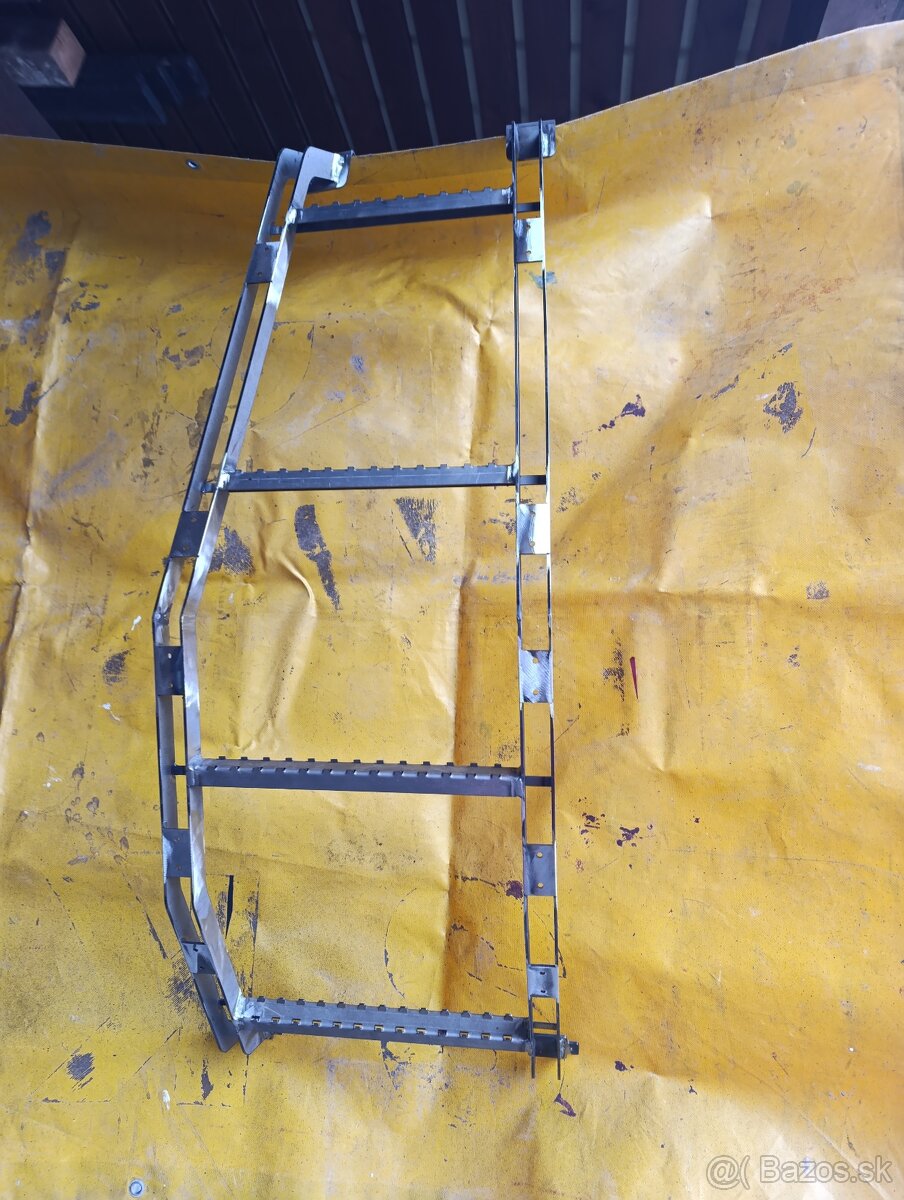 Rebrík Nissan Patrol y61 - 2