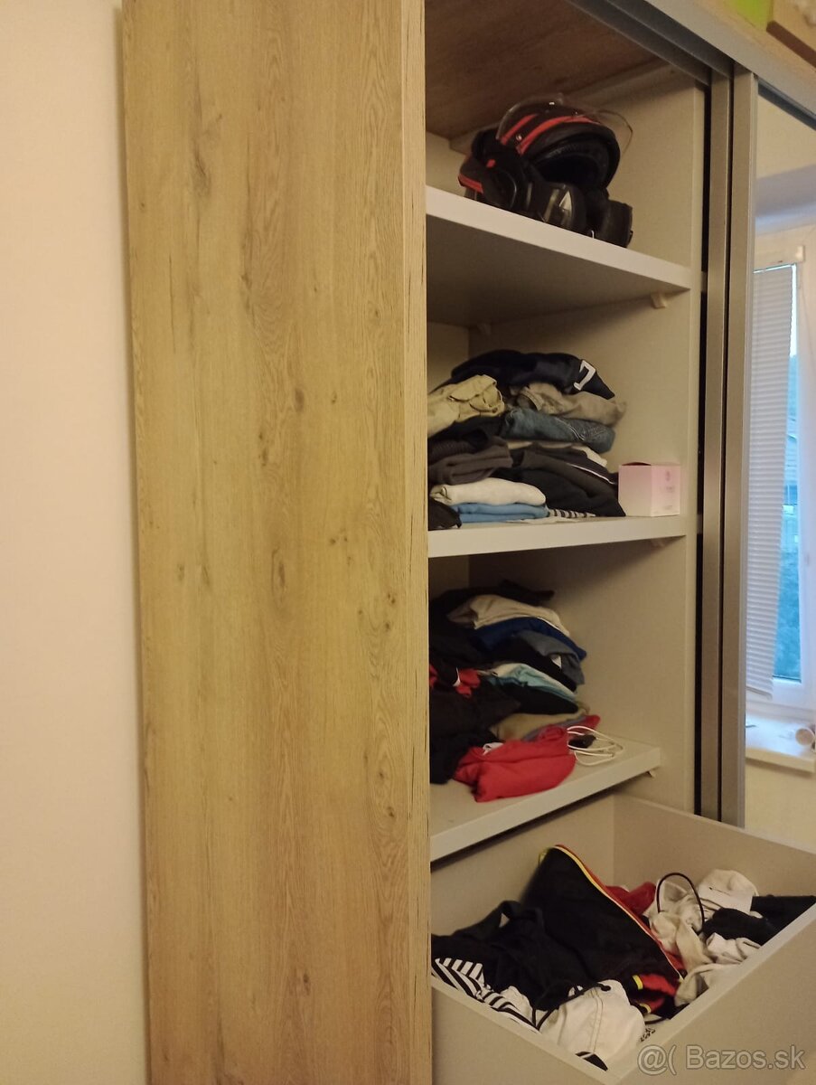 Predám šatníkovú skrinu - 2