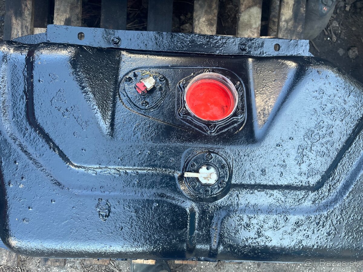 Nádrž Mitsubishi Pajero 2 - 2