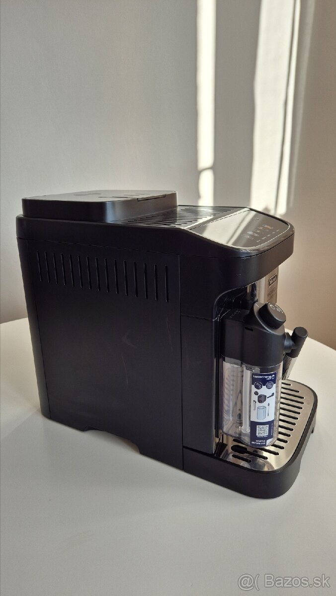 Kávovar DeLonghi Magnifica Evo 2023 roku - 2