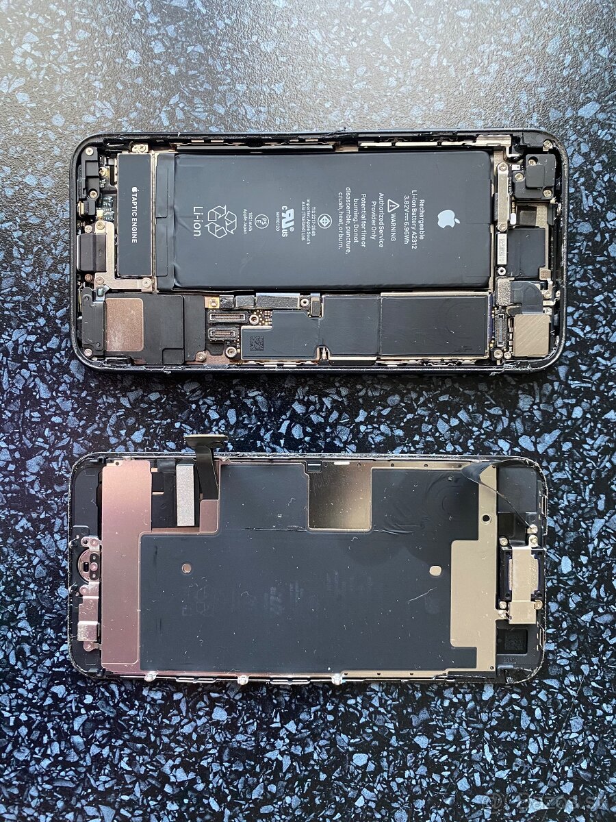 iPhone SE 2020 128gb na opravu - 2