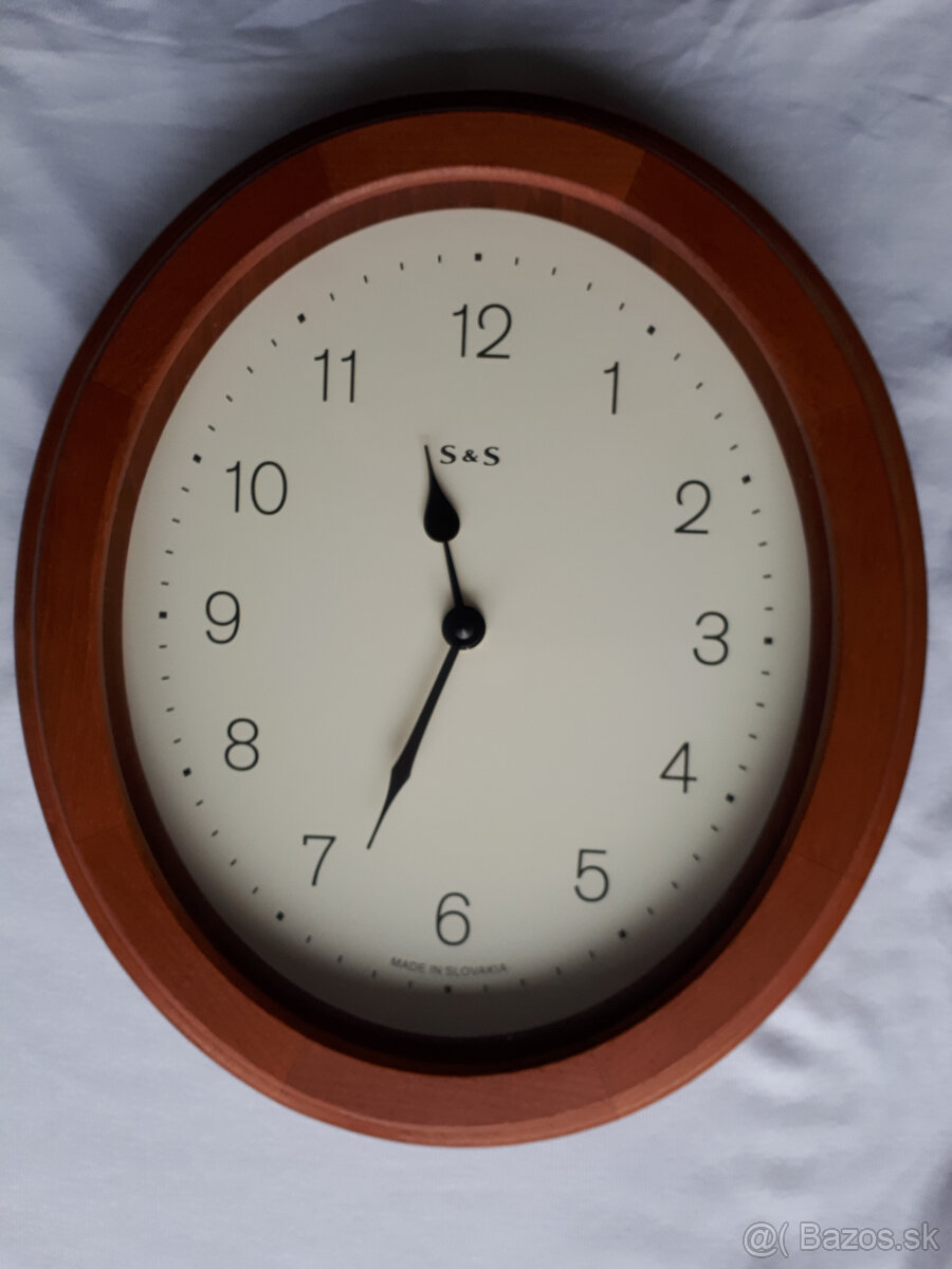 Nástenné hodiny - drevené - 2