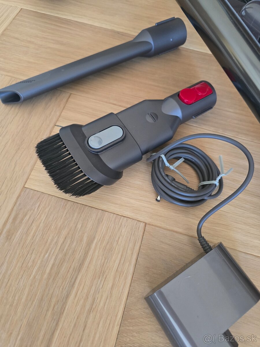 NOVÝ vysávač Dyson V15 detect Absolute - 2