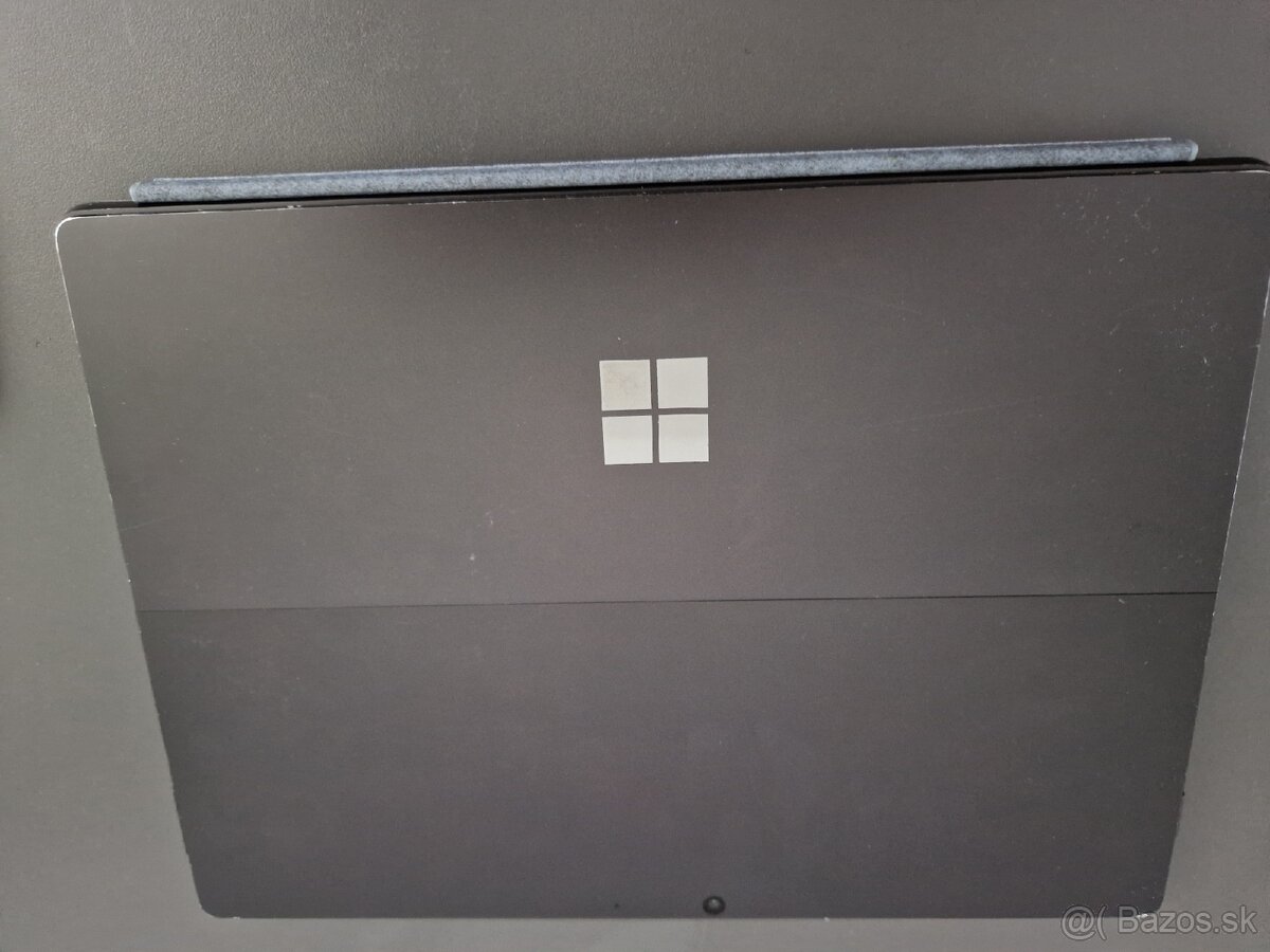 Microsoft Surface Pro 8 i7 / 16 GB RAM / 500 GB SSD - 2