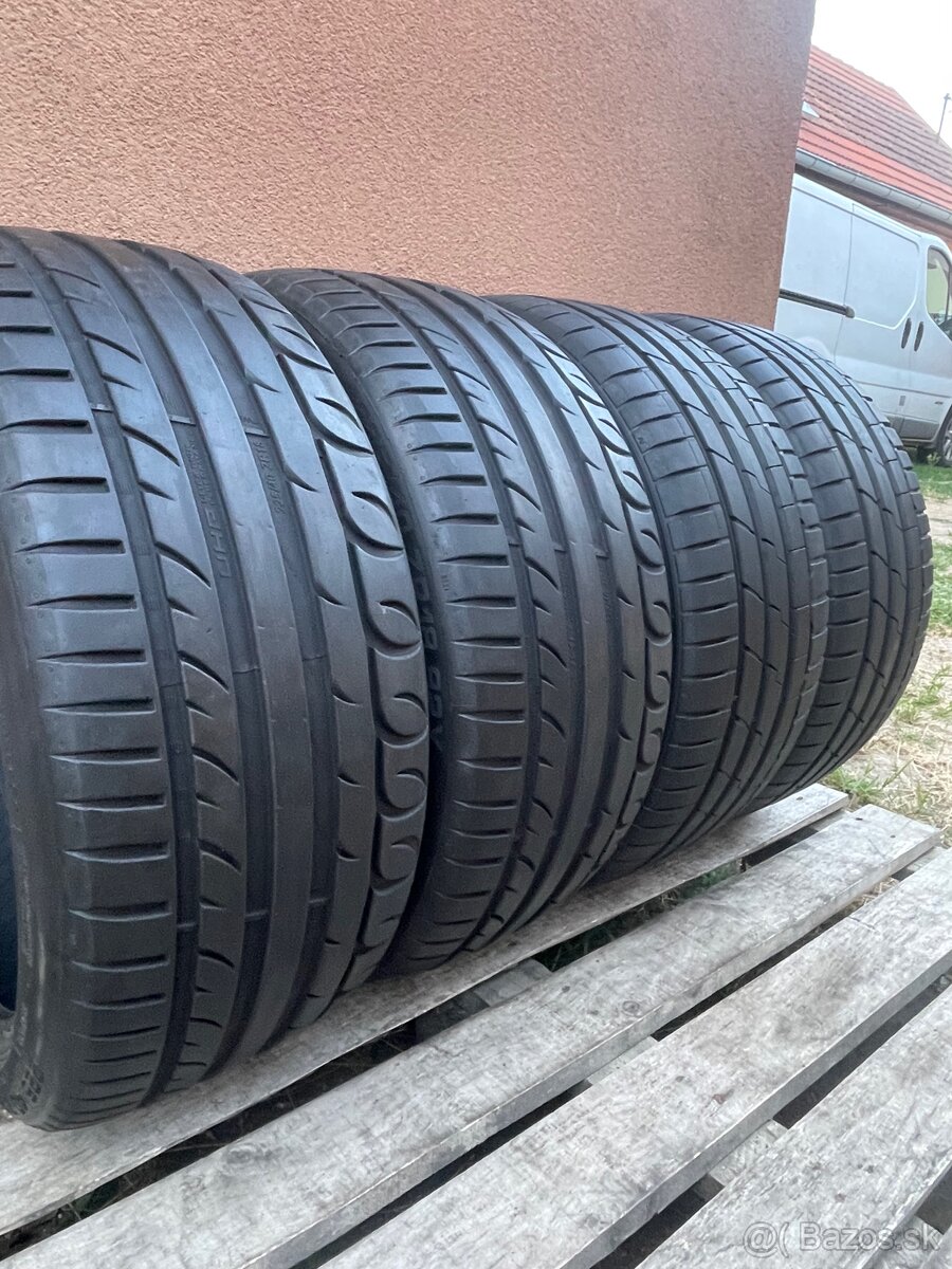Letné pneu 225/40 R18 - 2
