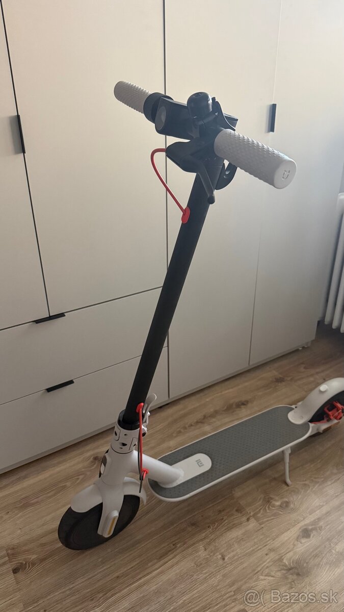 Xiaomi Mi Electric Scooter 3 - 2