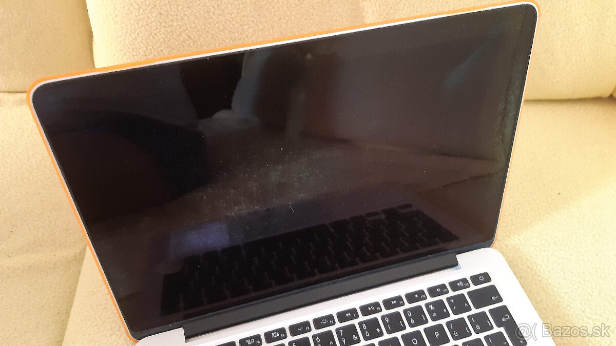 Predám MacBook Pro (13-inch, rok 2015) 8GB SSD256GB - 2