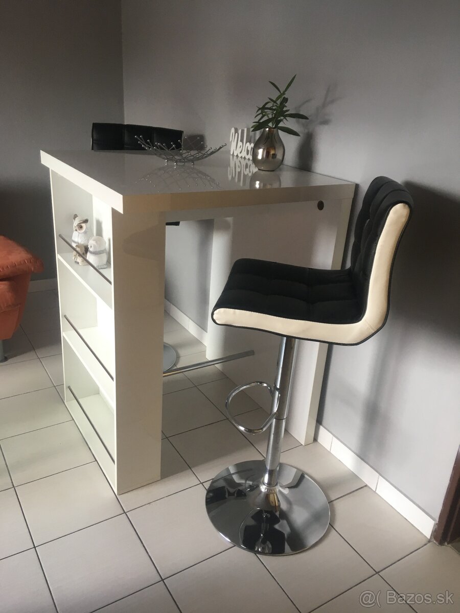 Barový stôl - biely lesk -top stav, pult predelovací.. - 2