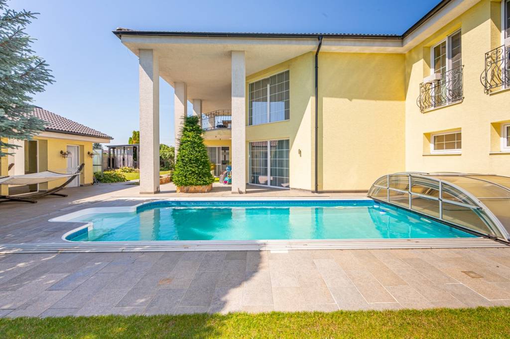 Luxusná 6-izbová vila s wellness centrom, bazénom a hosťovsk - 2