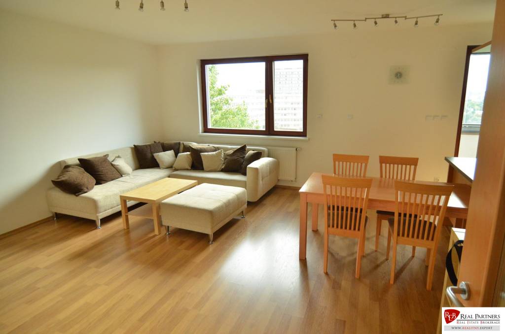 REB.SK Prenájom veľkého bytu v obľúbenej lokalite Bratislava - 2