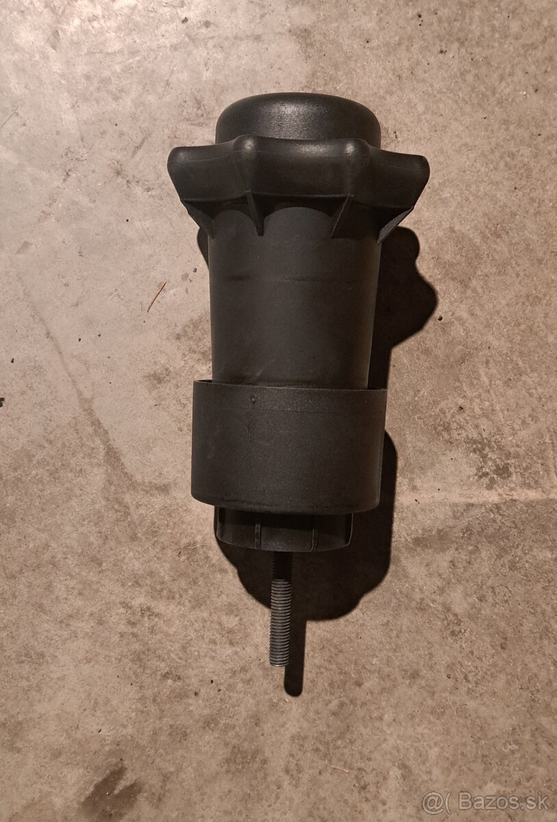 Predám držiak rezervy Passat B5 B5.5 - 2