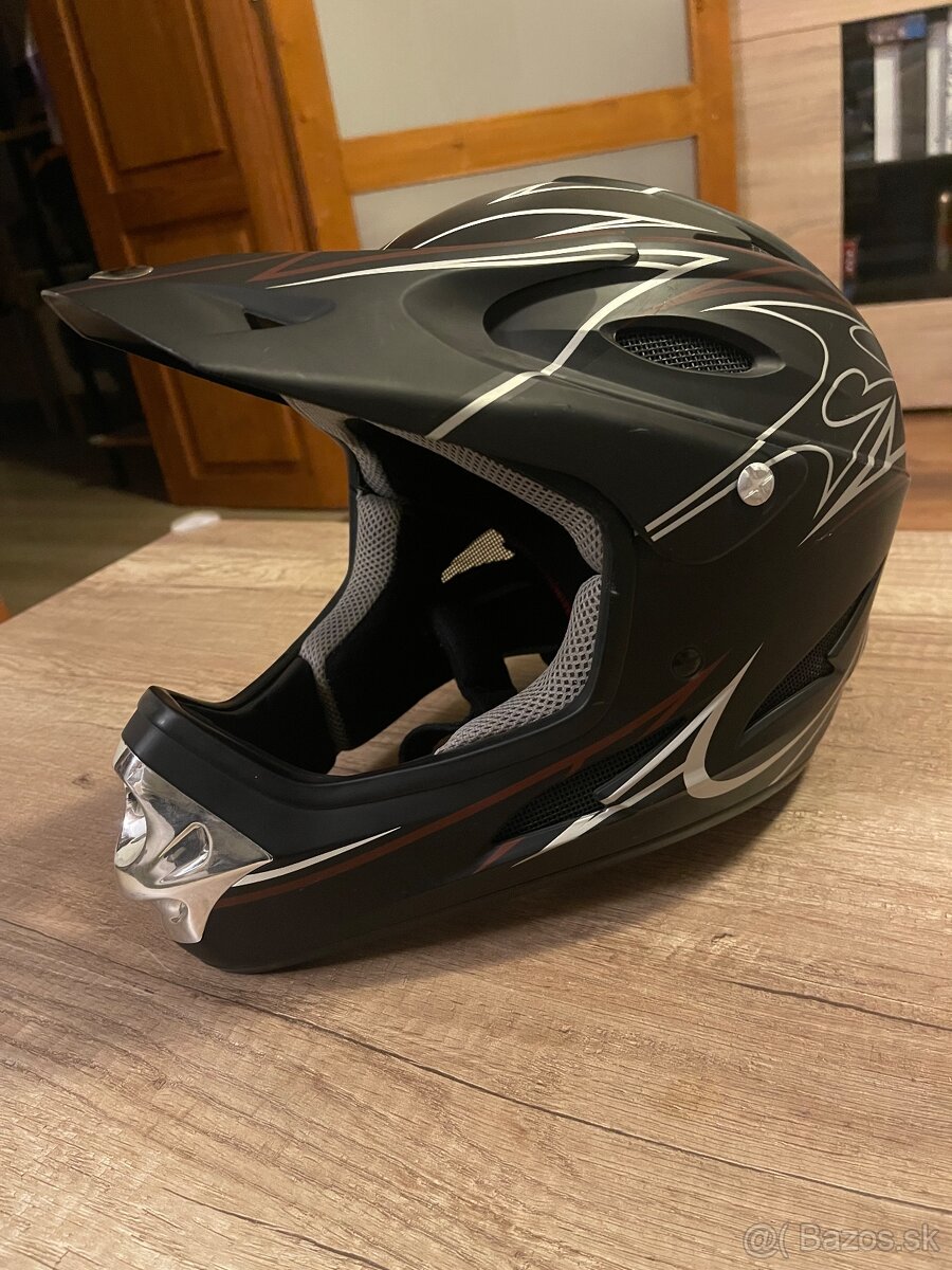 Zjazdová (downhill) prilba Longus - 2