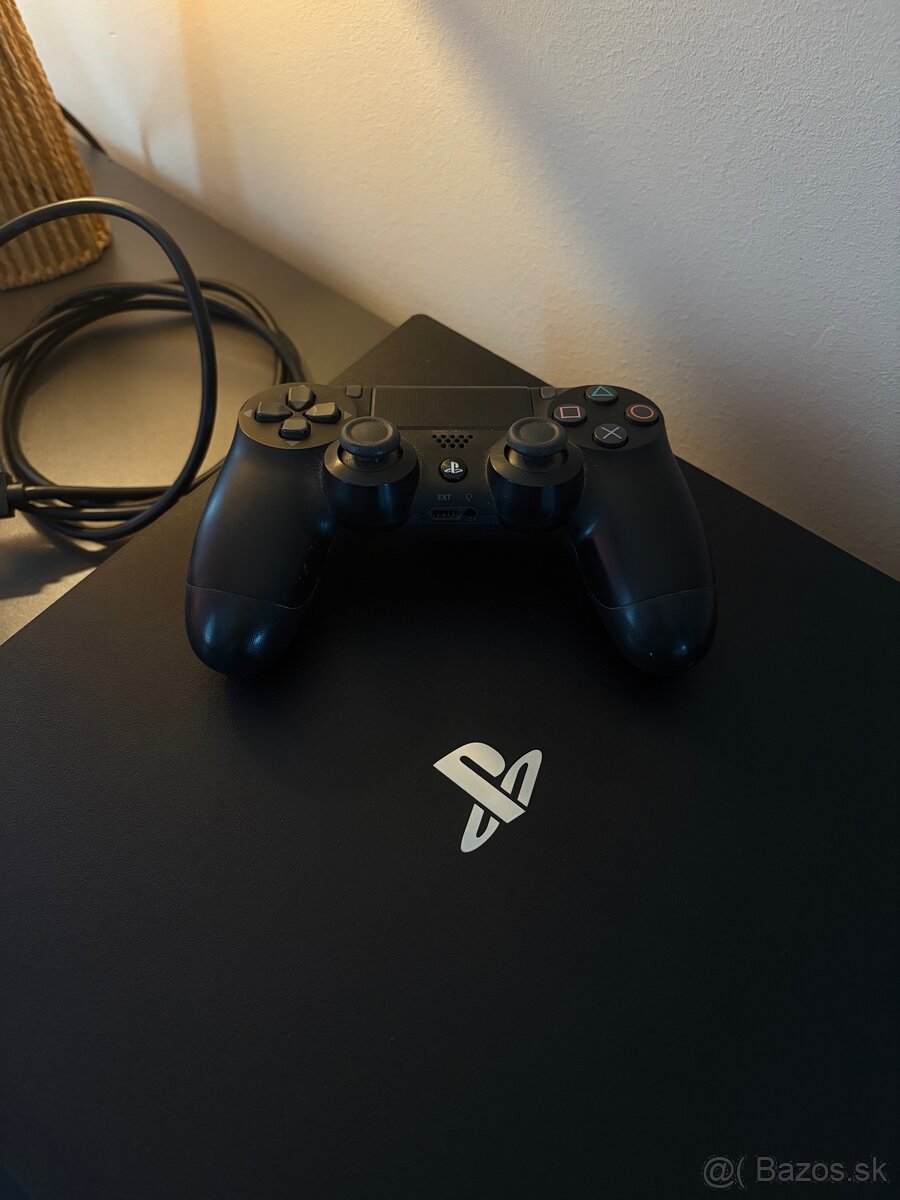 Playstation 4 pro konzola - 2