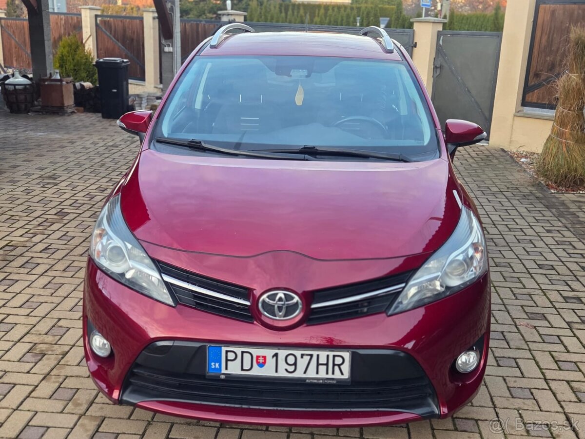 Toyota Verso 1.8 benzín 5 miestne - 2