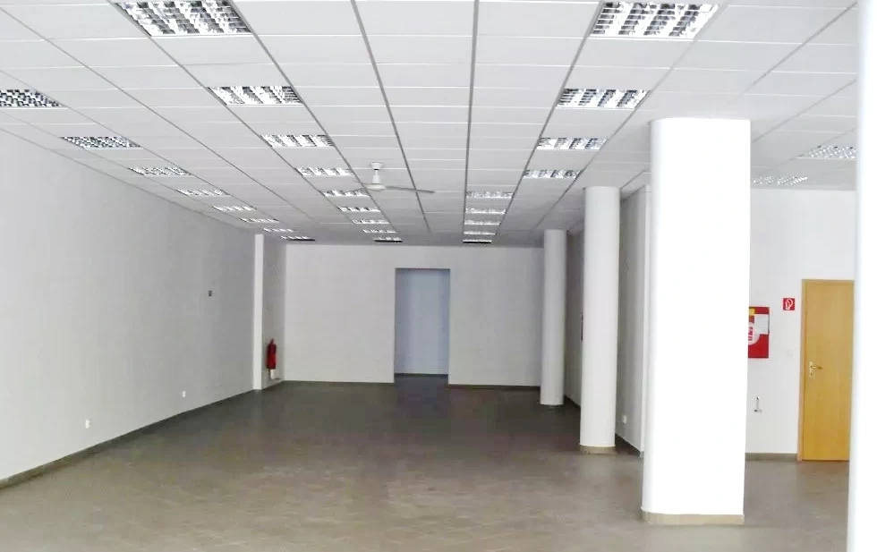 Na prenájom obchodný priestor 218 m2, pešia zóna, Nitra - 2