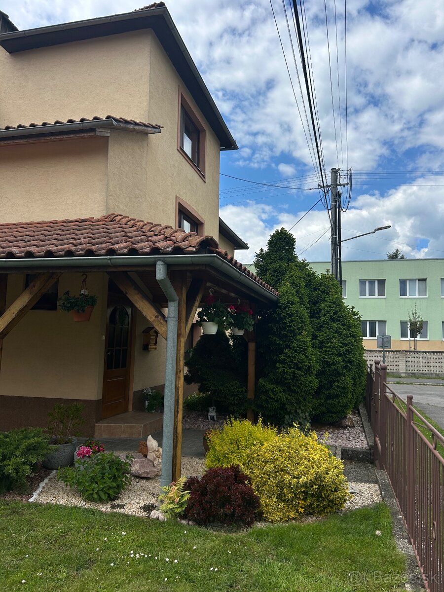 POKOJNÉ BÝVANIE V RODINNOM DOME V ŽIARI NAD HRONOM - 2