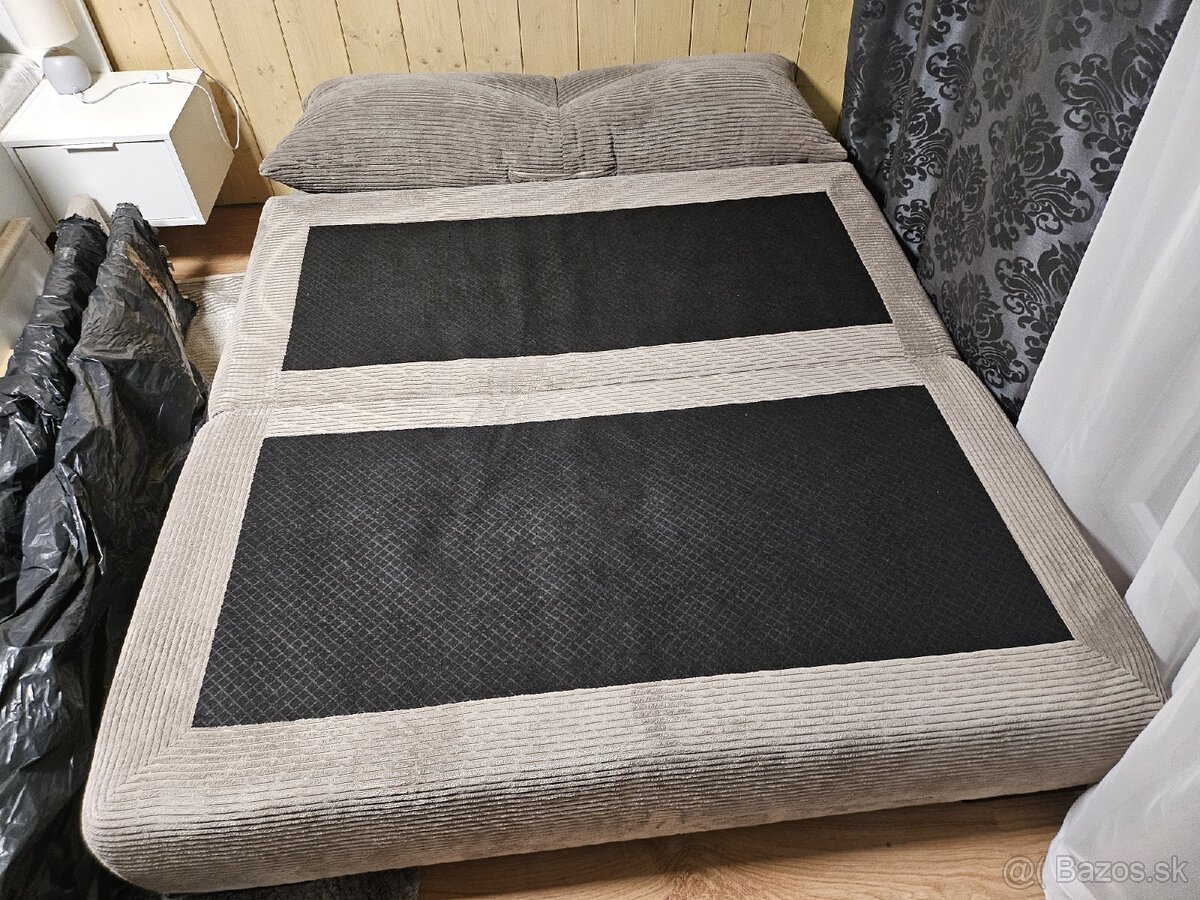 Elegantná rozkladacia pohovka – kompaktný gauč aj posteľ - 2