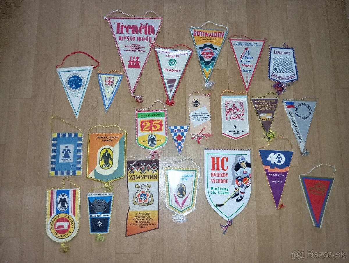 Predám zbierku starých vlajočiek, práporkov - 2