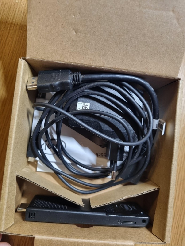 Intel Compute Stick - 2