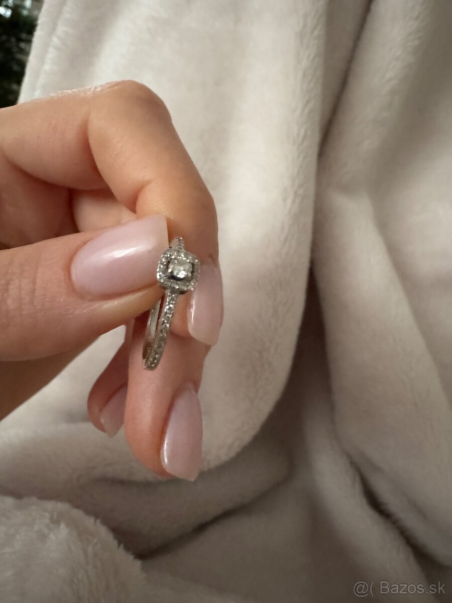 Diamantový prsteň - 2