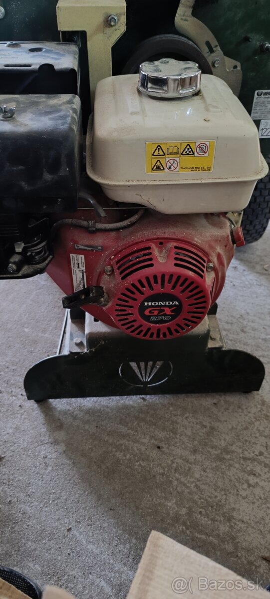 Predam štiepkovač Negri s posunom - 2