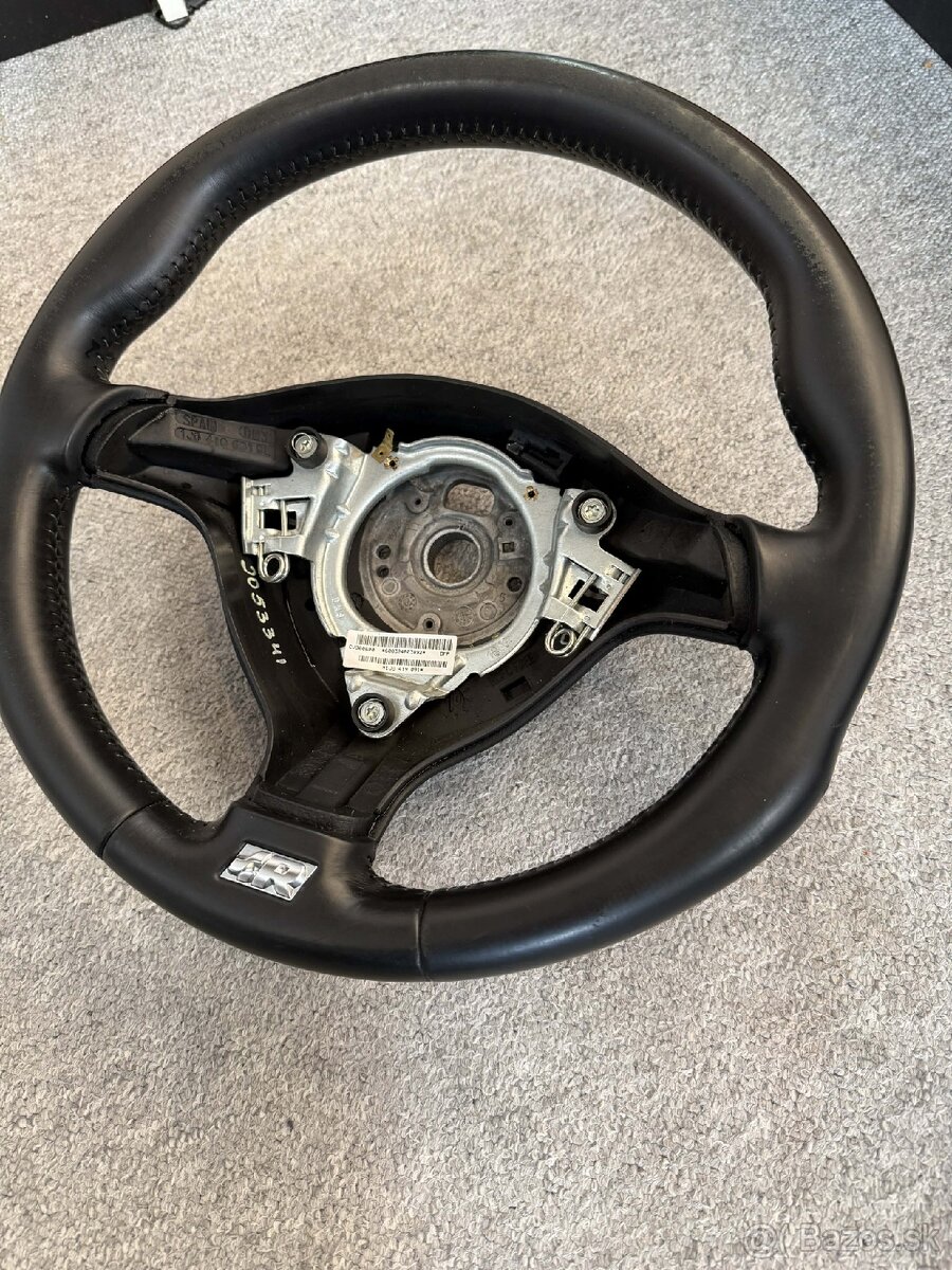 Volant golf 4 r32 - 2