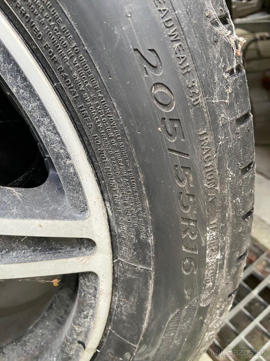Pneu 205/55/R16 - 2