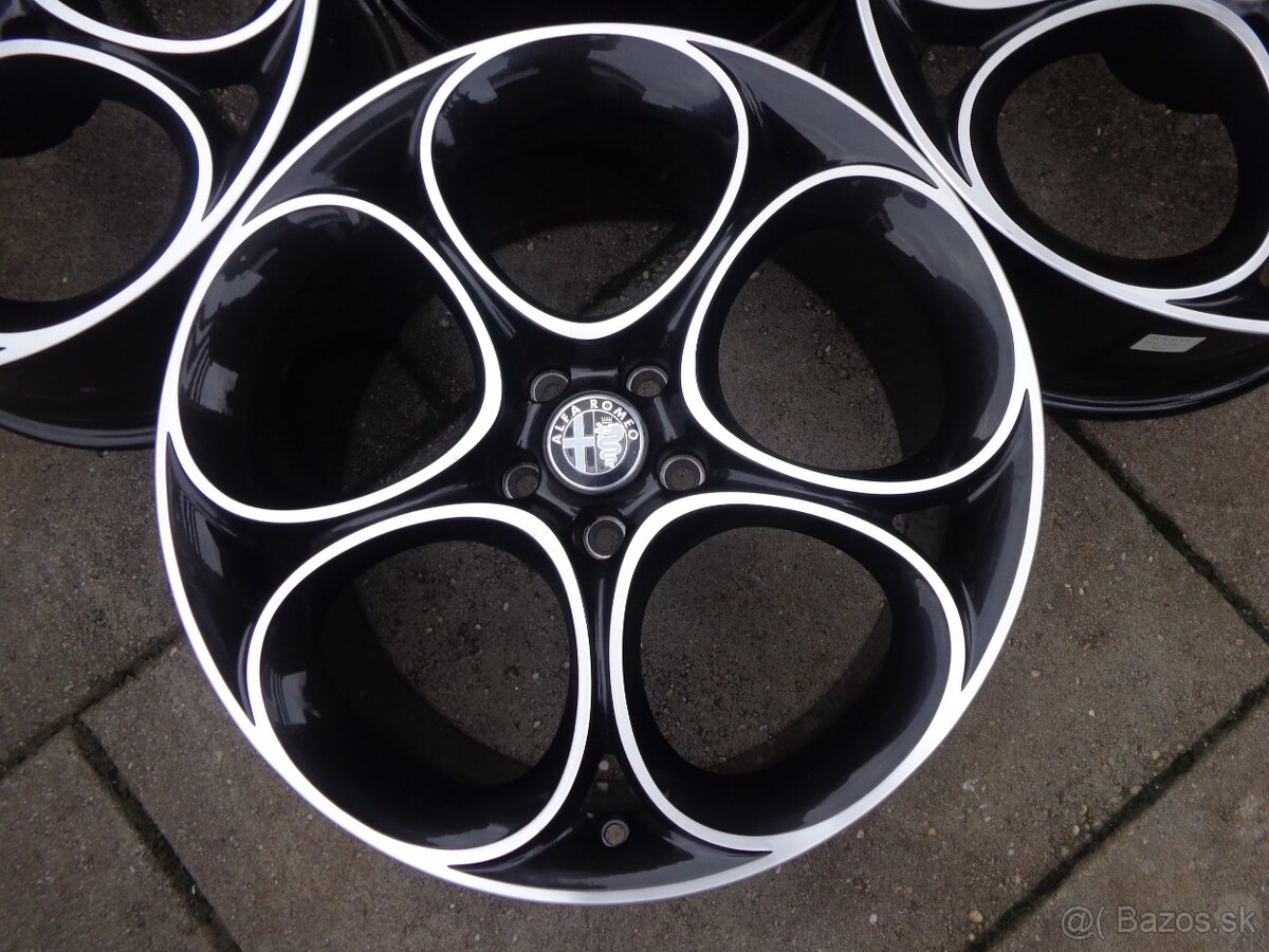 5x110 R19 Alfa Romeo aludisky - 2