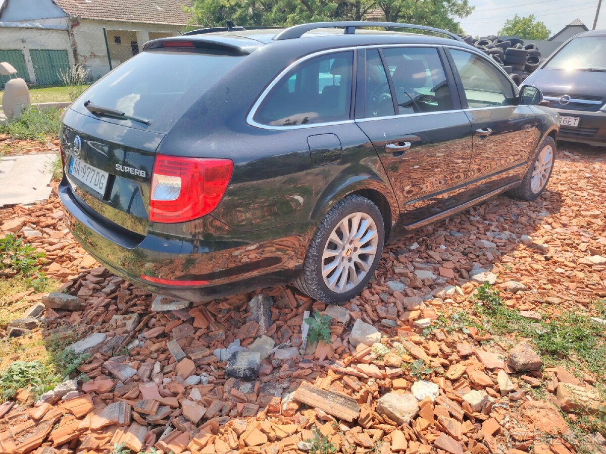 Škoda superb 2.0TDI (125kw) - 2