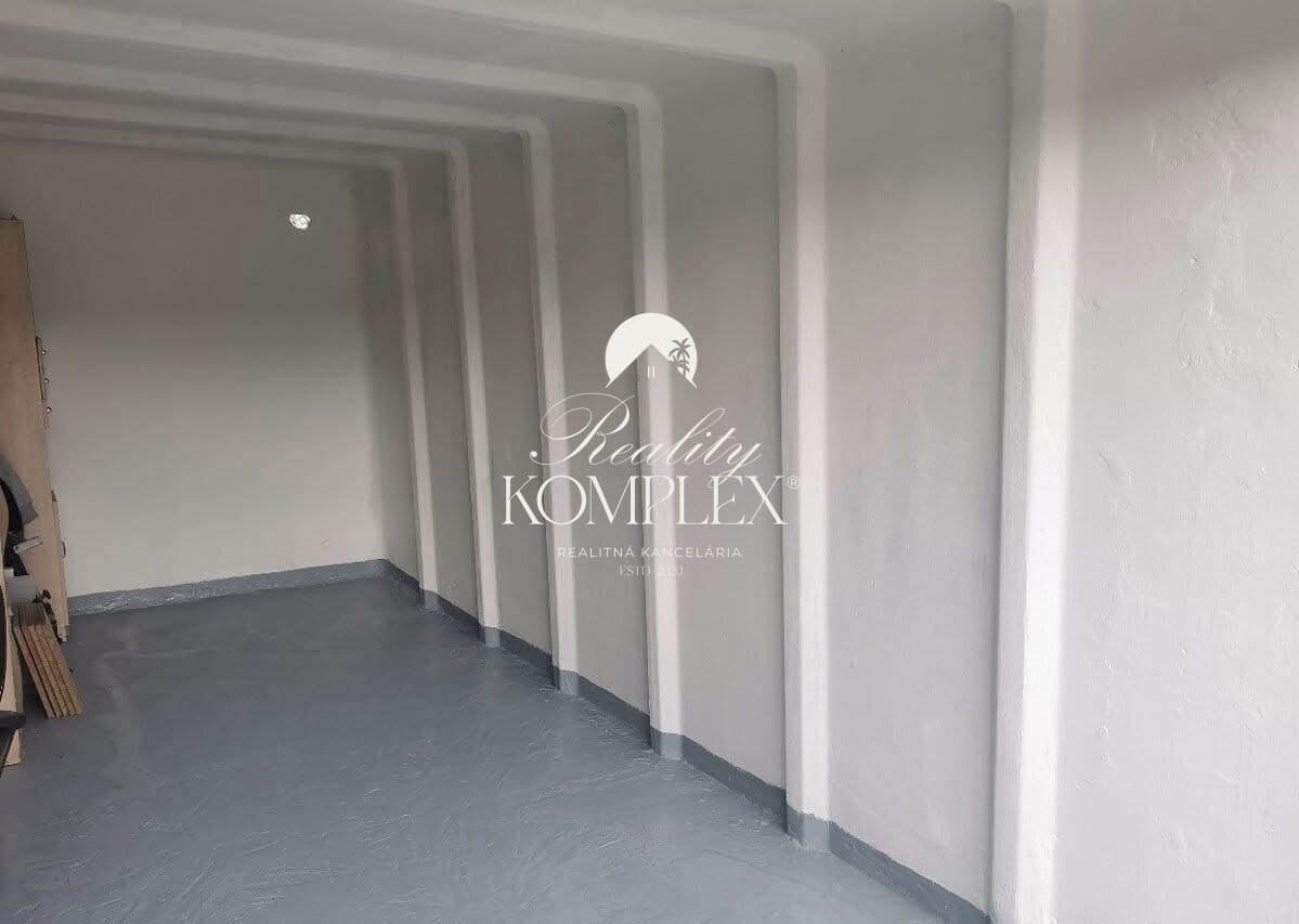 Reality KOMPLEX s.r.o. Vám ponúka na PREDAJ vynovenú garáž n - View 2