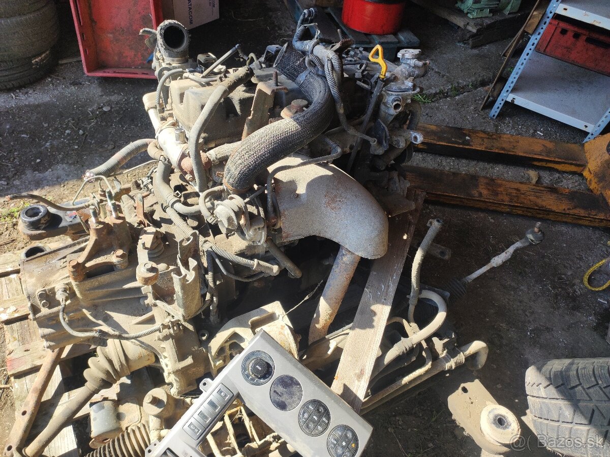 Motor Kia Carnival - 2