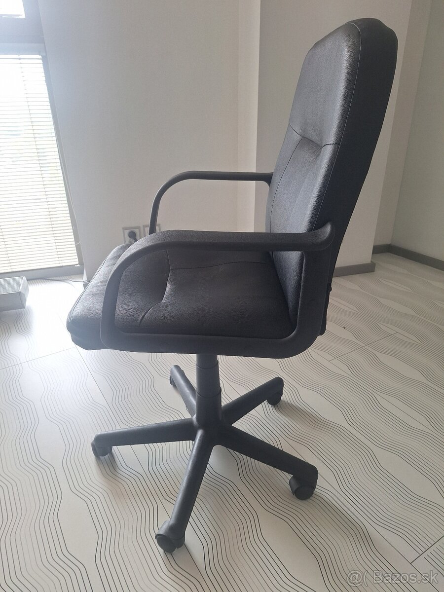 Kancelárske kreslo so stolom - 2