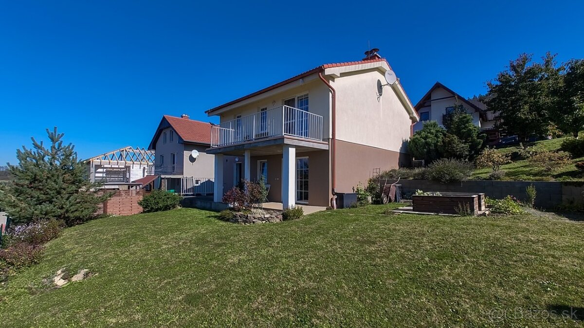 REZERVOVANÝ Rodinný dom vo Vlkovej, pekný výhľad - 2