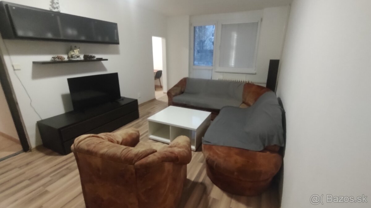 Akcia "Black Sabat" Prenajmem 3i byt v Trenčíne na Juhu - 2