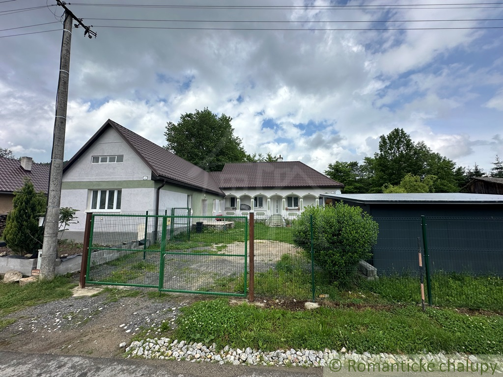 Dom po rekonštrukcii na kraji dediny v Lehote nad Rimavic - 2